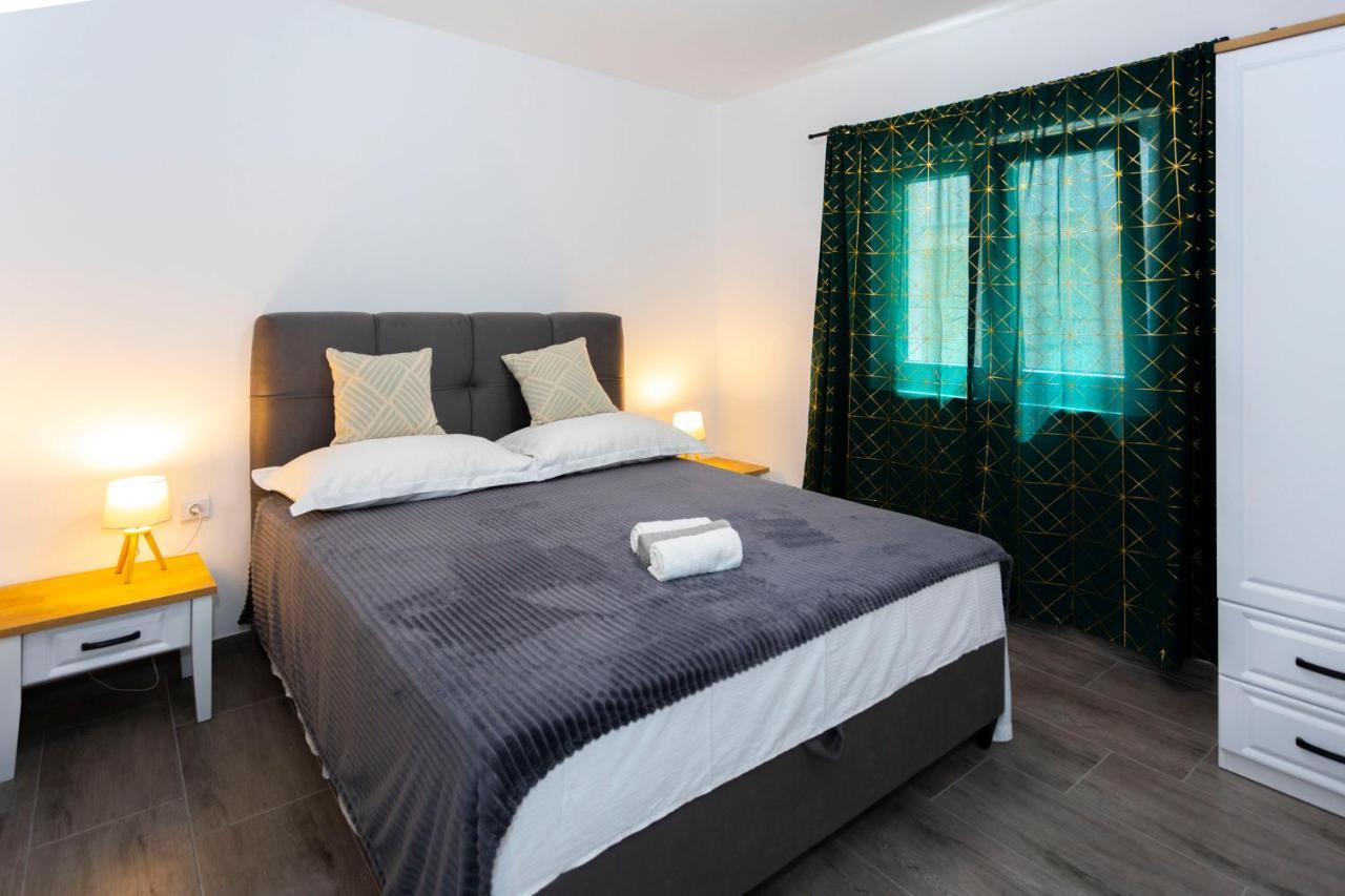 City Apartment Nora, Old Town Located, Free Parking Makarska Exterior foto